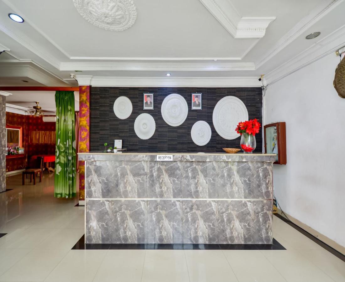 New Mojopahit Hotel *